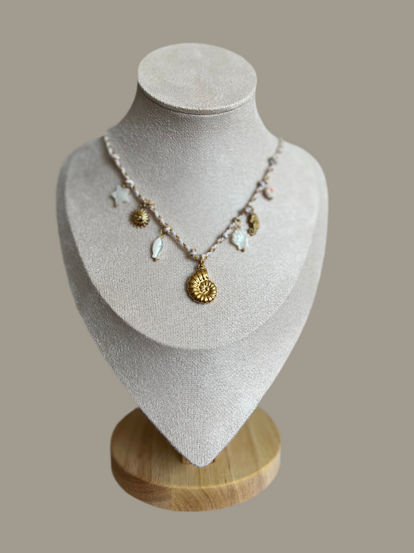Collier Capri